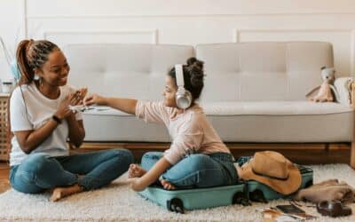 La trousse de voyage idéale, un incontournable pour toutes les mères en avion