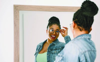Se parler devant le miroir : le rituel quotidien qui peut transformerla confiance en soi